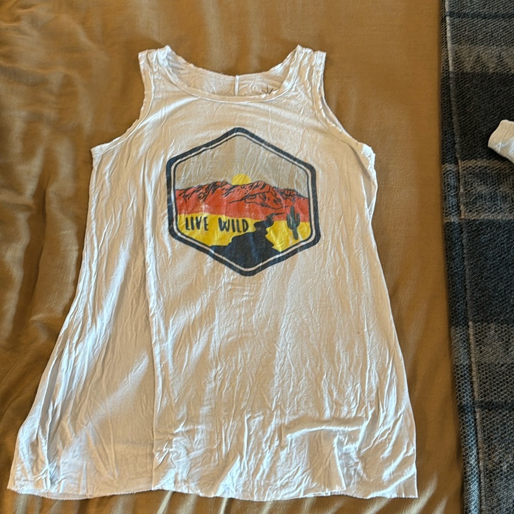 Women's graphic Tank Top. Desert scene Graphic